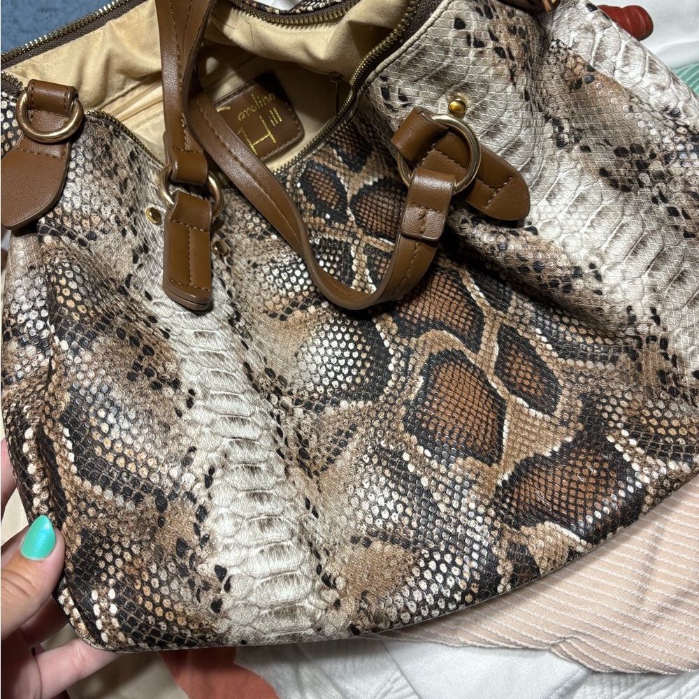 Elegant Brown Snake Print Shoulder Bag